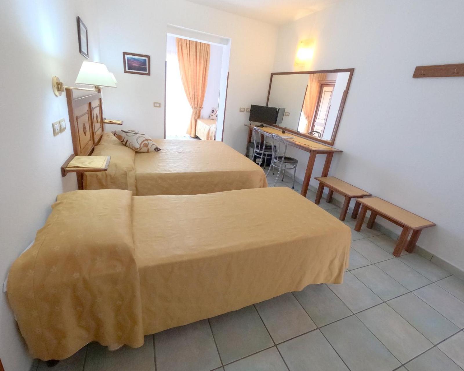 Hotel La Playa Cala Gonone Exterior photo